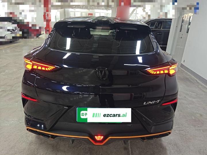 UNI-T 2022 1.5T Sport Premium photo 3
