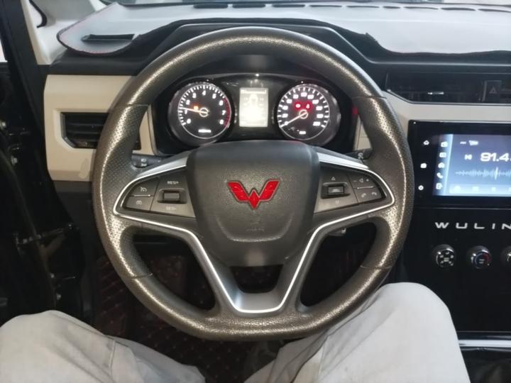Wuling 2021 1.5T MT Luxury photo 6