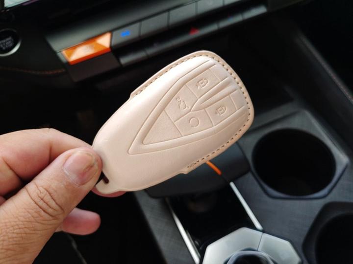 UNI-V 2024 1.5T Premium Sport photo 8