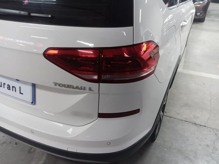 2018 L 280TSI DSG 6-Seater China VI photo 7