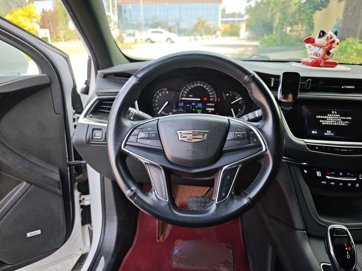 XT5 2018 28E AWD Tech photo 3
