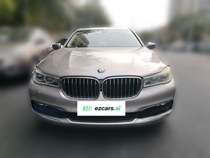 7 Series 2016 730Li Luxury photo 2