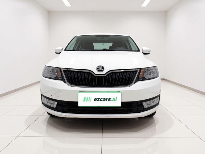 Rapid 2016 1.6L MT photo 2