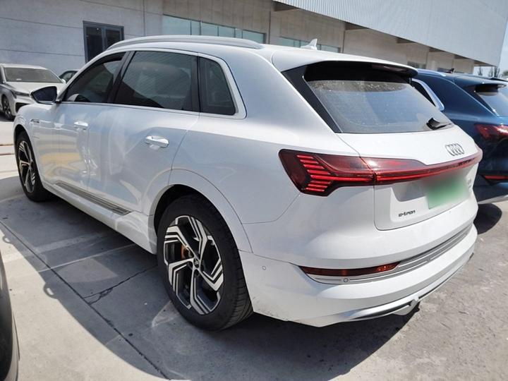e-tron 2021 50 quattro photo 4