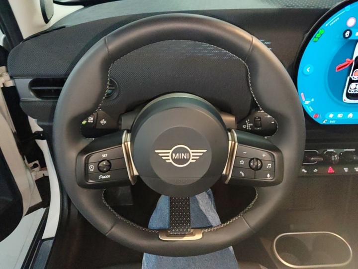 2025 1.5T COOPER Classic 5-Door photo 7