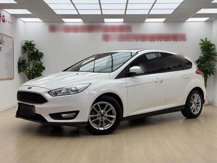 Focus 2018 Hatchback Classic 1.6L AT Fashion