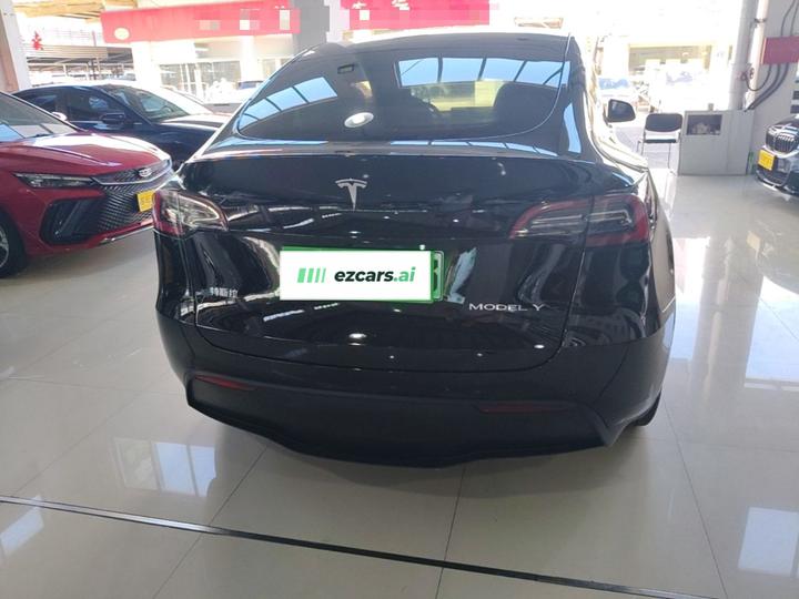 Model Y 2023 RWD photo 3