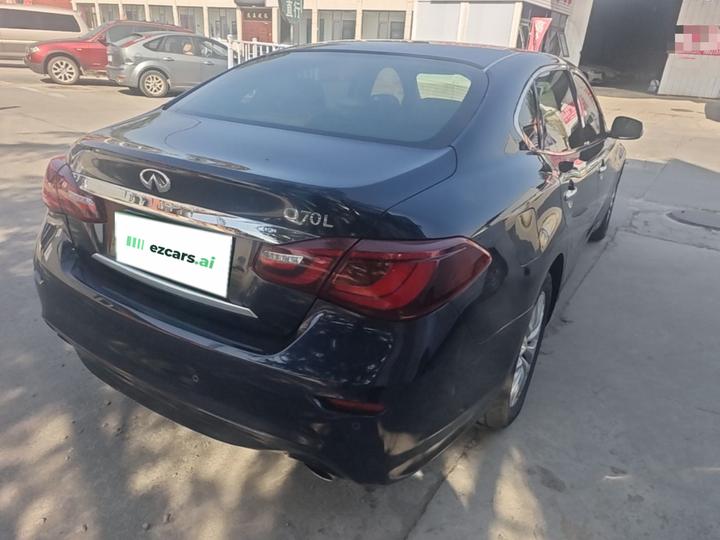 Q70 2013 Q70L 2.5L photo 4