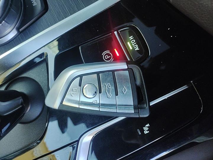 5 Series 2021 530Li Leading M Sport Package photo 8