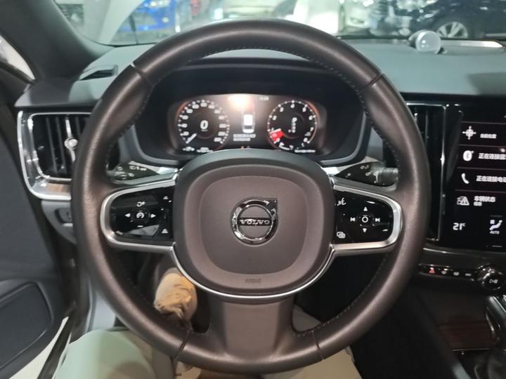 S60 2021 T4 Luxury photo 2