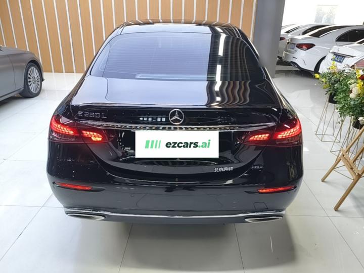 E-Class 2023 E 260 L photo 3