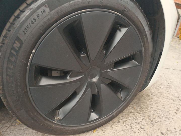 Model 3 2023 RWD photo 8
