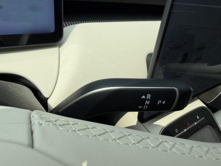 ET5T 2025 75kWh Touring photo 5