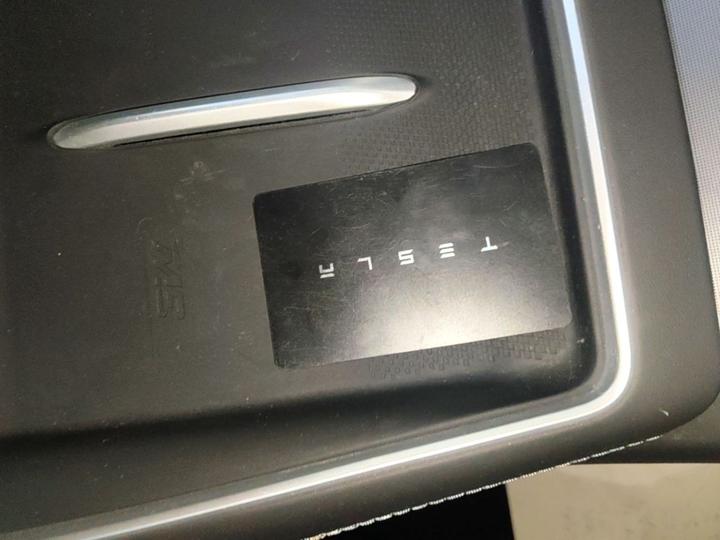 Model Y L 2025 Long Range AWD photo 8