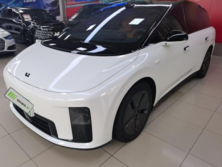 Li Auto i8 2025 Standard
