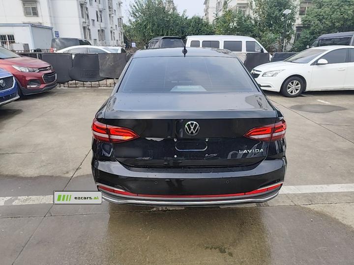 Lavida 2023 1.5L AT photo 3