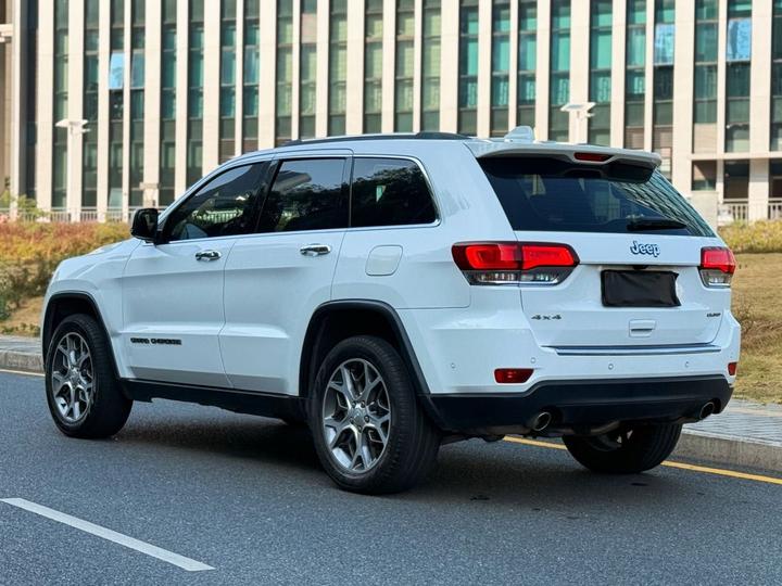 Grand Cherokee Imported 2020 3.0L Elite photo 3