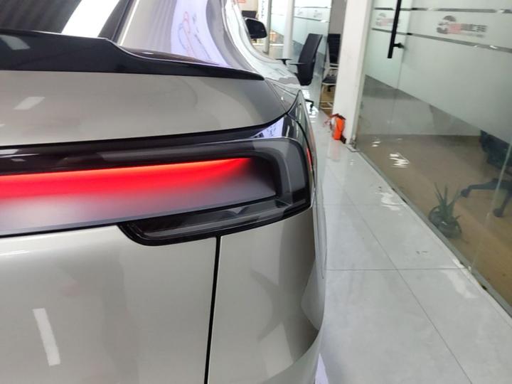 Model Y L 2025 Long Range AWD photo 7