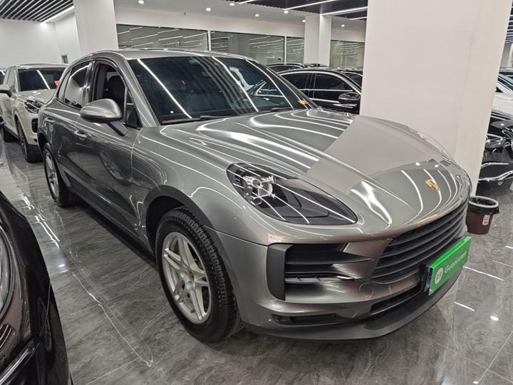 2018 Macan 2.0T photo 3