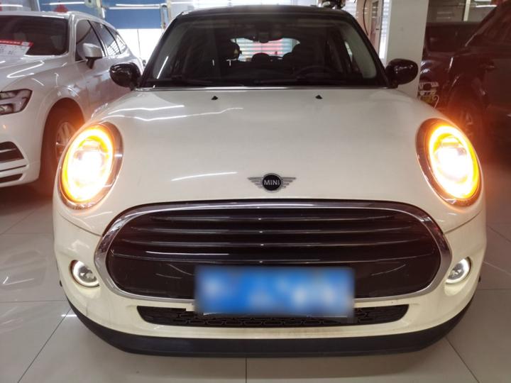 2021 1.5T COOPER Classic 5-Door photo 2