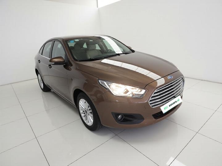 Escort 2015 1.5L AT Comfort photo 3