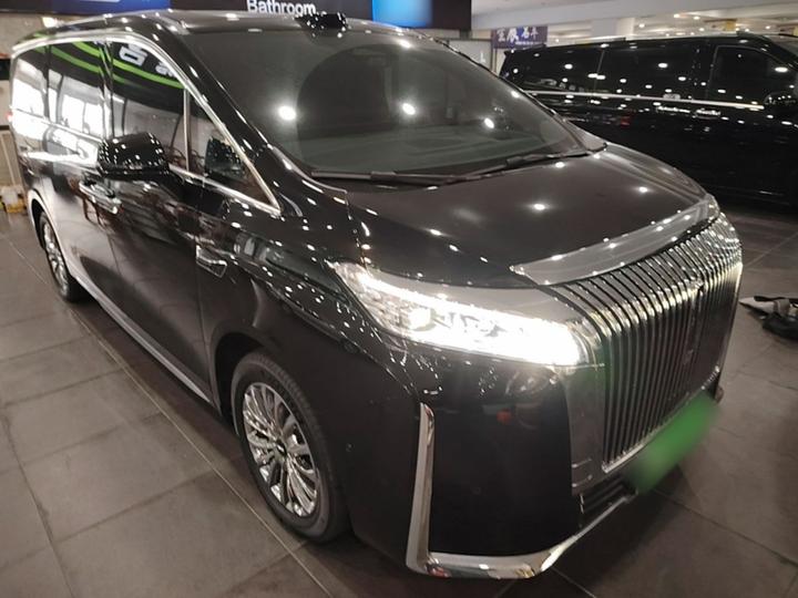 2025 AWD 8 photo 3