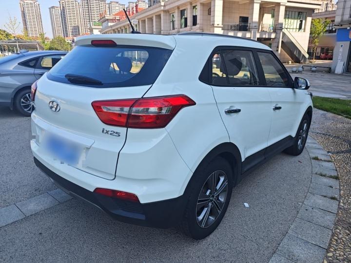 ix25 2015 1.6L AT RWD Smart GLS photo 6