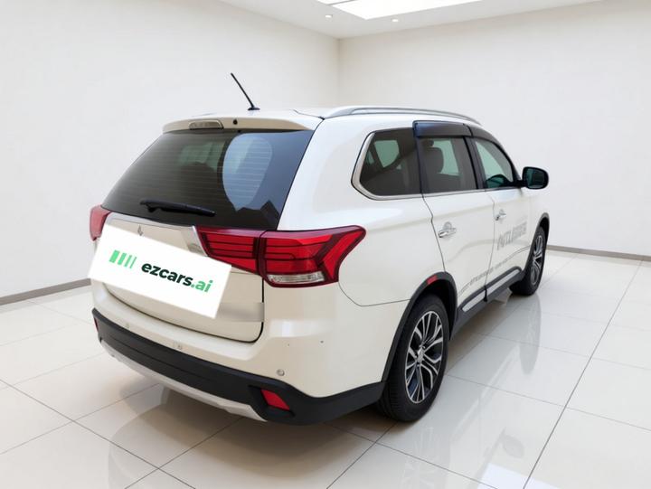 Outlander 2016 2.4L AWD Luxury 7-Seater photo 6