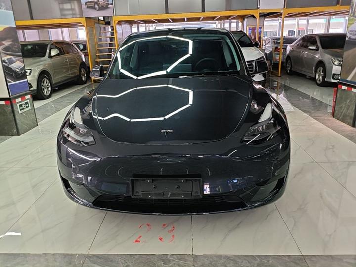 Model Y 2024 RWD photo 2