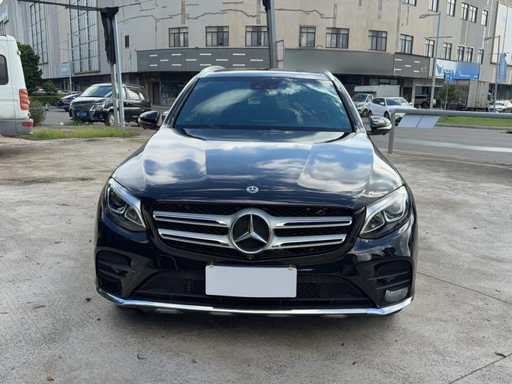 GLC 2017 GLC 260 4MATIC Luxury photo 2