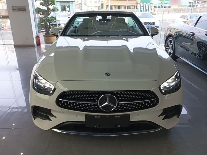 E-Class Imported 2023 E 260 4MATIC Convertible Coupe photo 2