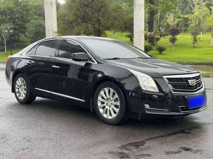 XTS 2017 28T Tech photo 3