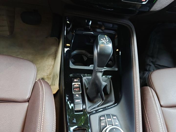 X1 EV 2020 xDrive30Le Exclusive photo 5