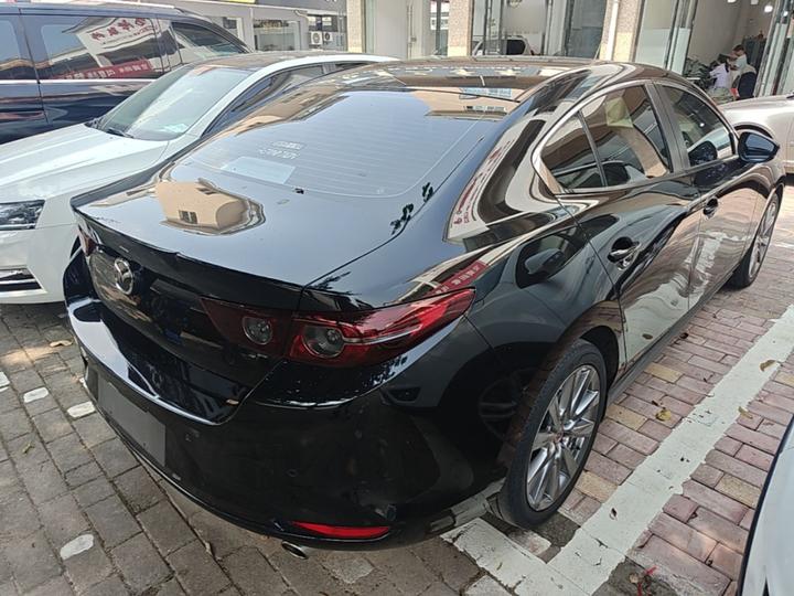 3 Axela 2023 2.0L AT photo 6