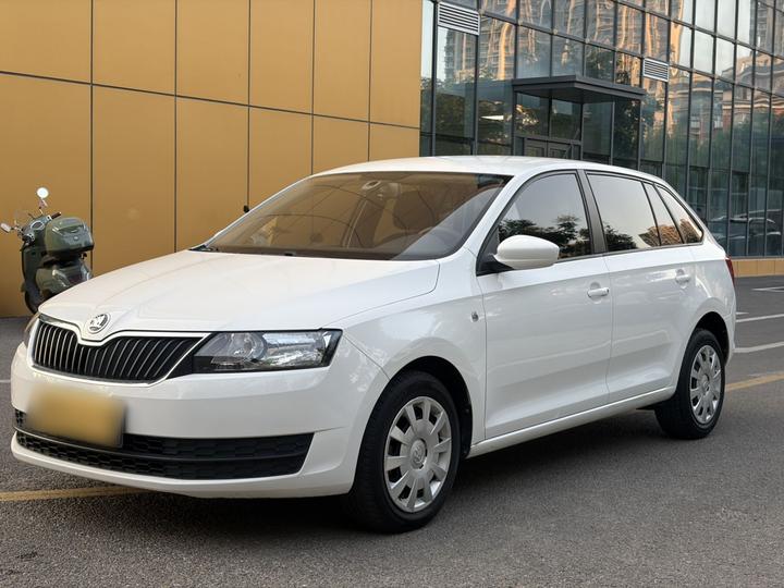 Rapid Spaceback 2016 Facelift 1.6L AT