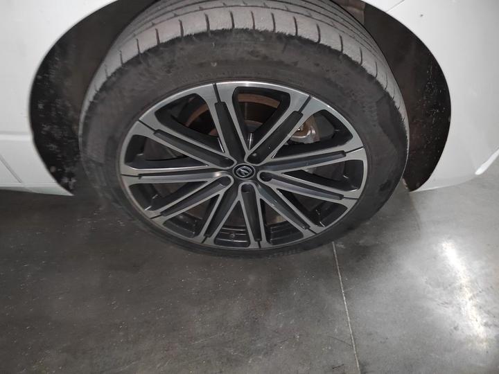 UNI-K 2021 2.0T Premium photo 8