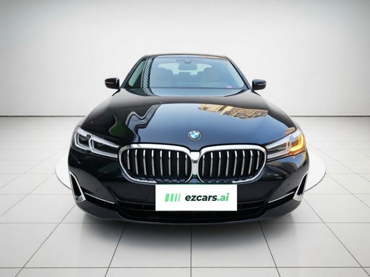 5 Series 2023 530Li Leading Luxury photo 2