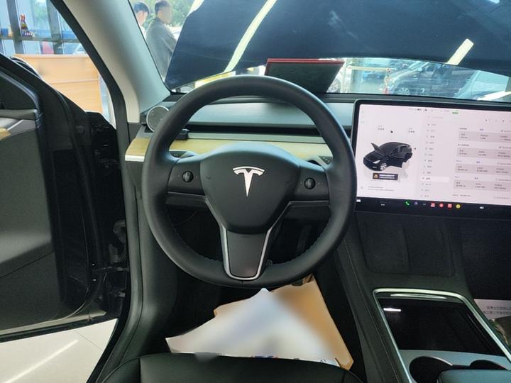 Model Y 2022 Facelift RWD photo 6