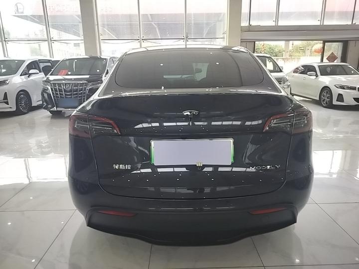 Model Y 2024 RWD photo 3