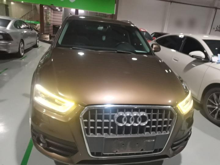 Q3 2015 30 TFSI Comfort photo 2