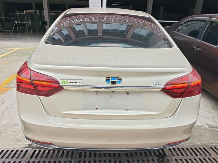 Emgrand 2018 1.5L CVT photo 5