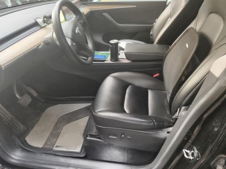 Model Y 2022 RWD photo 7