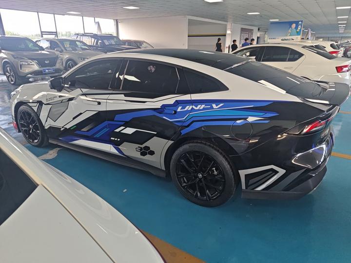 UNI-V 2024 1.5T Exclusive photo 6
