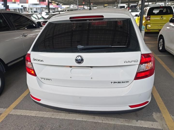 Rapid Spaceback 2016 Facelift 1.6L AT photo 3