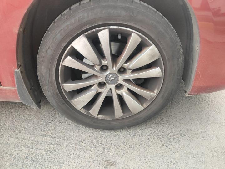 2013 Hatchback 1.6L AT photo 8