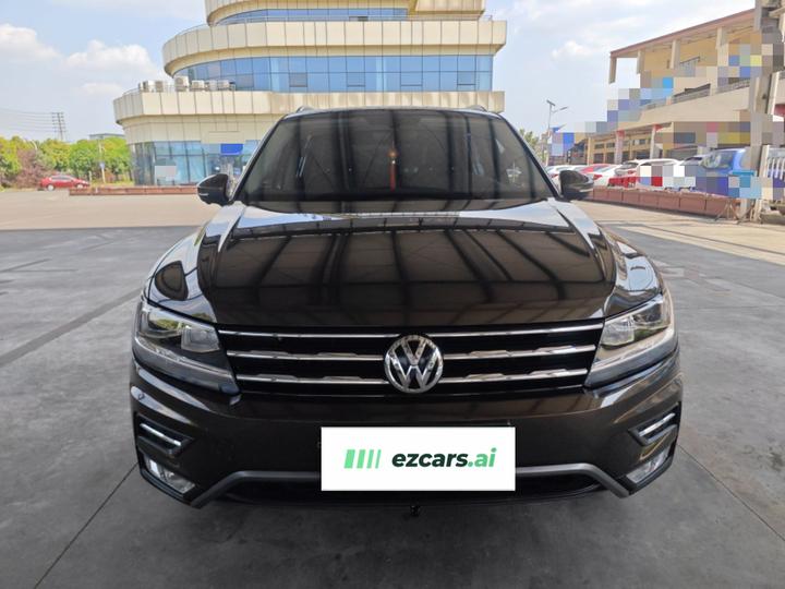 Tiguan L 2018 330TSI AT RWD Luxury photo 2