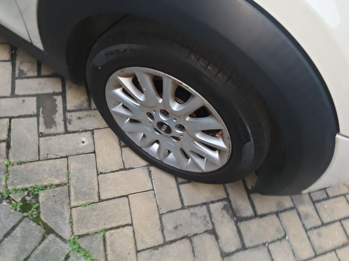 2015 1.5T COOPER Excitement 5-Door photo 8