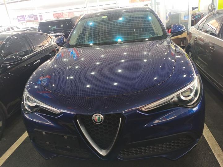 Alfa Romeo Stelvio 2017 2.0T 200HP Elite photo 2
