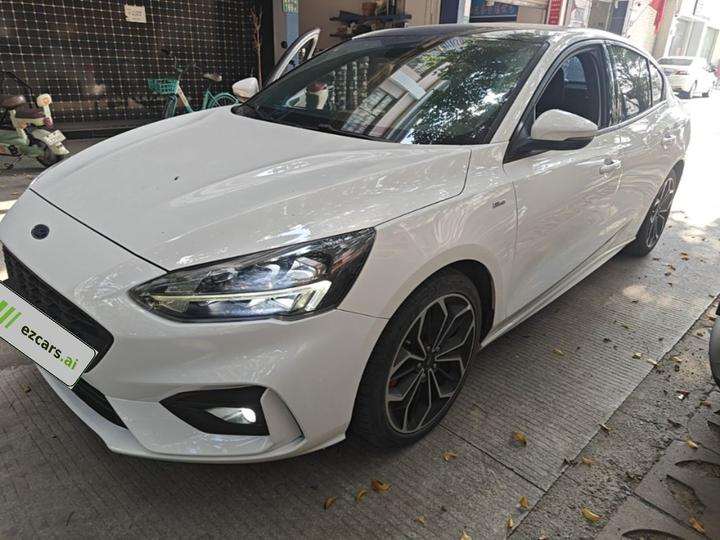 Focus 2021 Sedan EcoBoost 180 AT ST Line