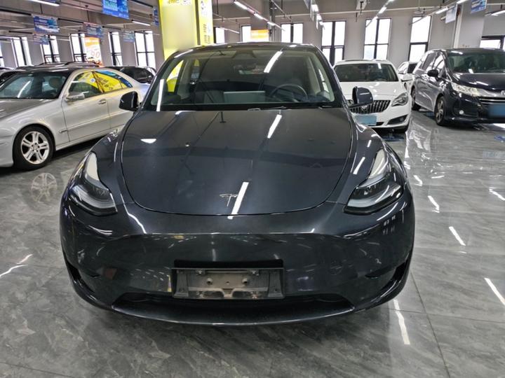 Model Y 2024 RWD photo 2